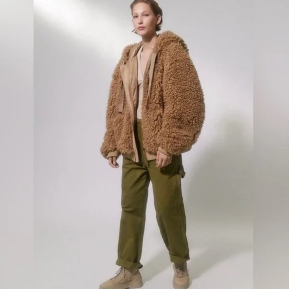 Urban Outfitters Casey Oversized Sherpa Fur Hooded Zip-Up Teddy Jacket size S - Picture 5 of 14